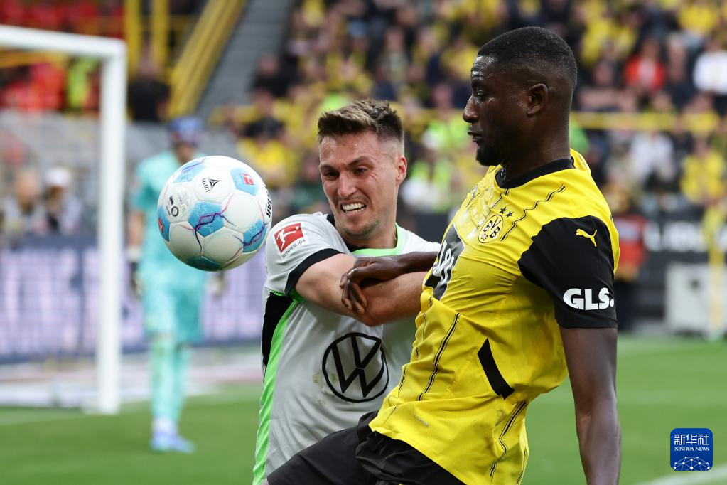 B体育体育入口-沃尔夫斯堡球员合练，备战下轮比赛的简单介绍