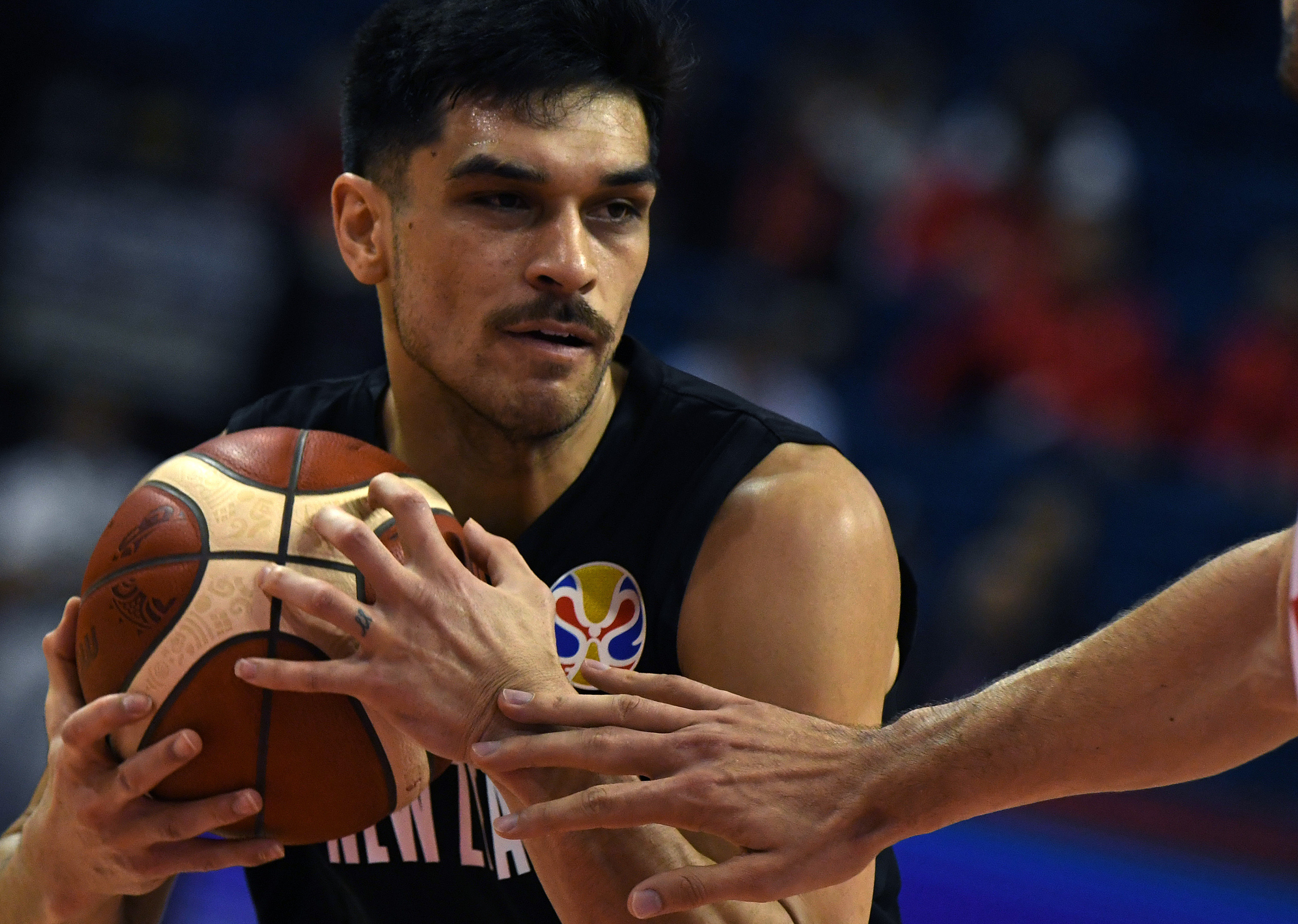 黑山篮球队引发热议夺得冠军光荣的简单介绍