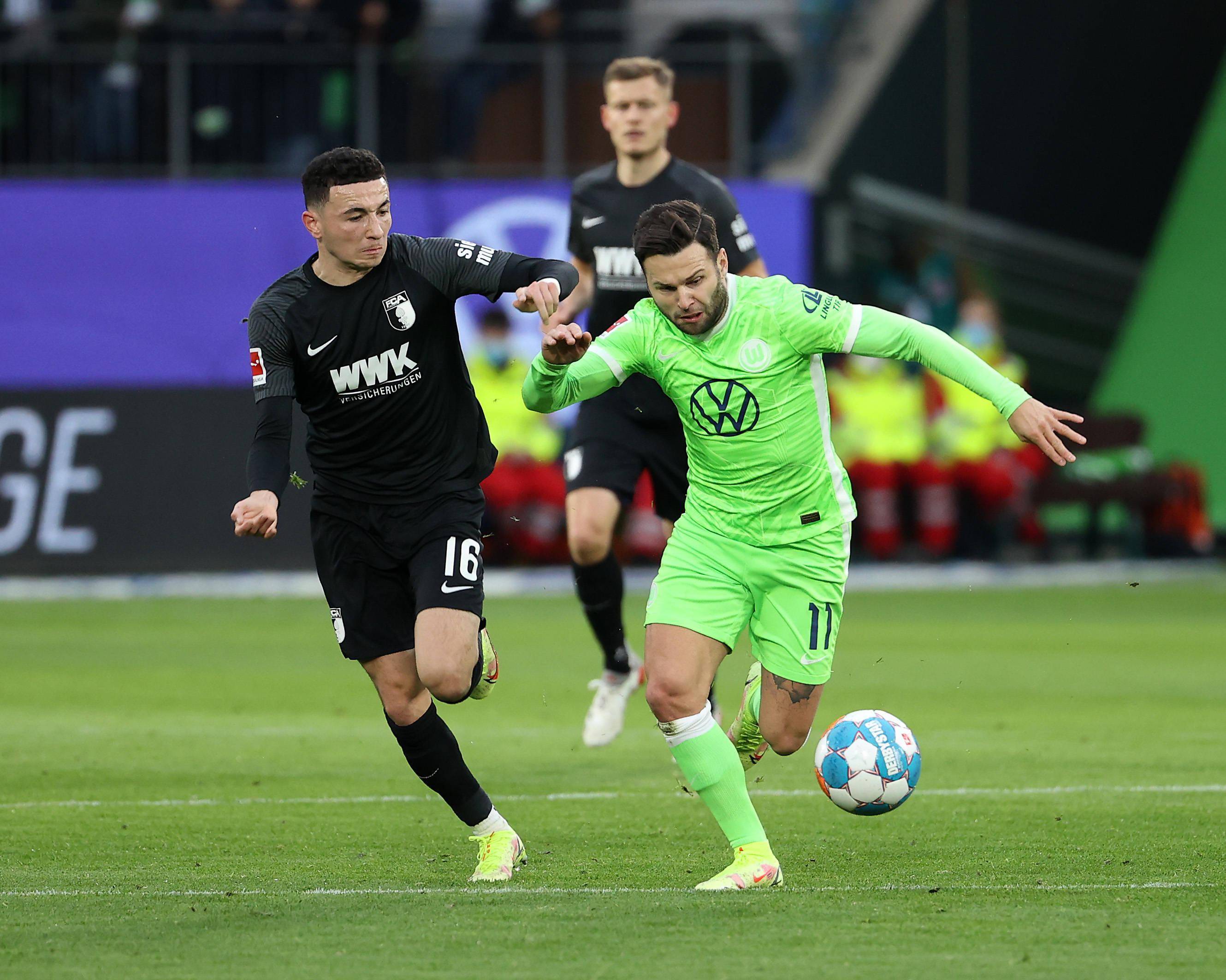 包含沃尔夫斯堡延续连胜，客场取得重要胜利的词条