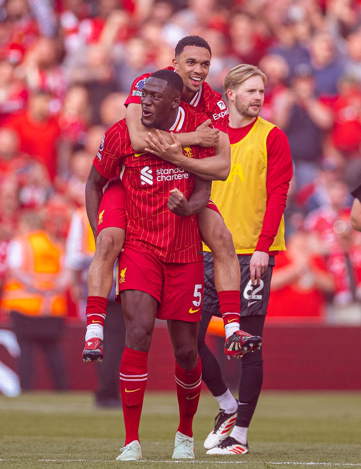 B体育体育app下载地址-关于英超最新伤病情况:利物浦迎回主力，热刺遭受双线重创，曼城有球员因伤报销的信息