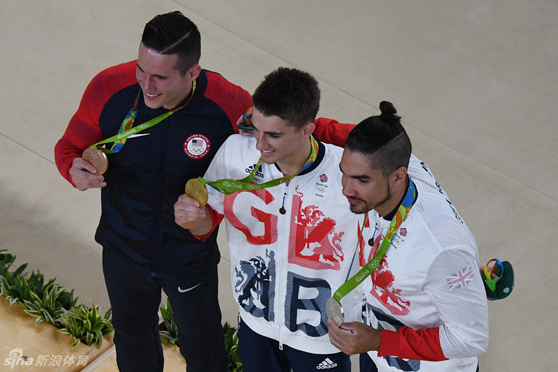 英国射击选手以突破性表现摘金的简单介绍