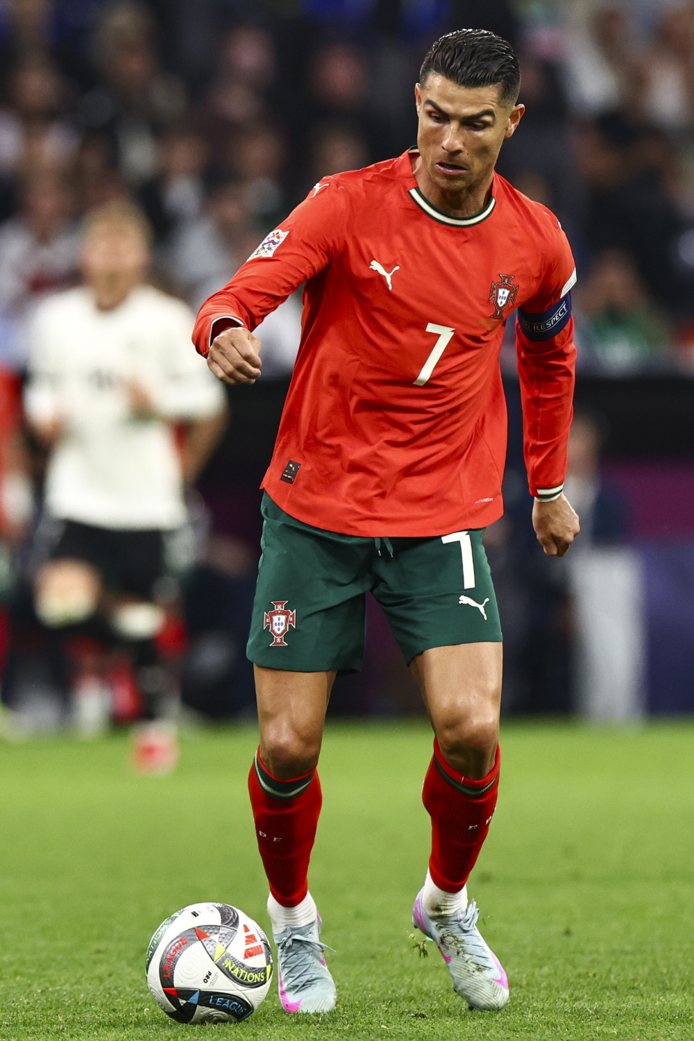 B体育体育官方入口-包含葡萄牙足球明星独中两元，稳获胜利羽翼丰满的词条