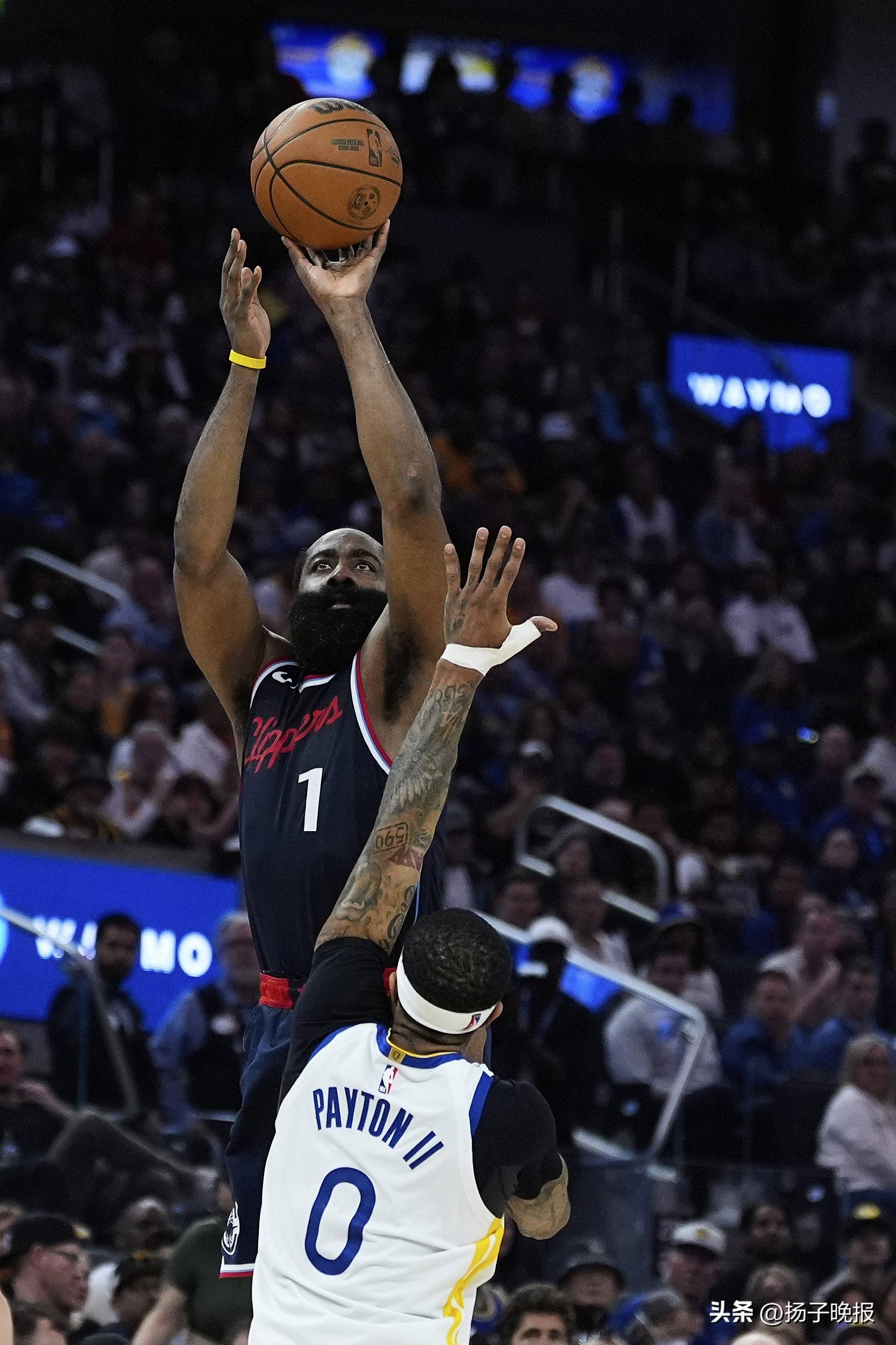 B体育体育视频-火箭赢下紧张一战，哈登复出全面作战