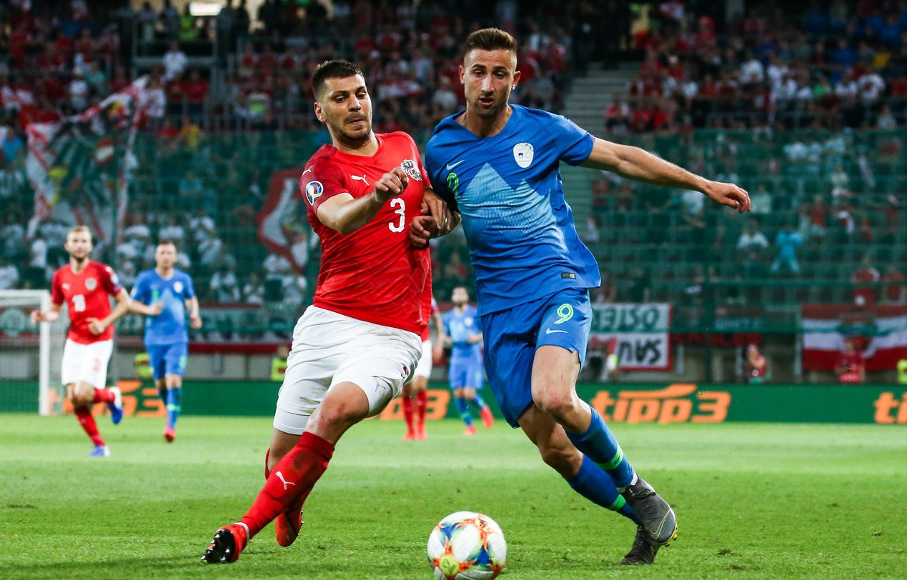 B体育体育教练-丹麦与芬兰的平局：欧洲足球赛事中的绝妙表现