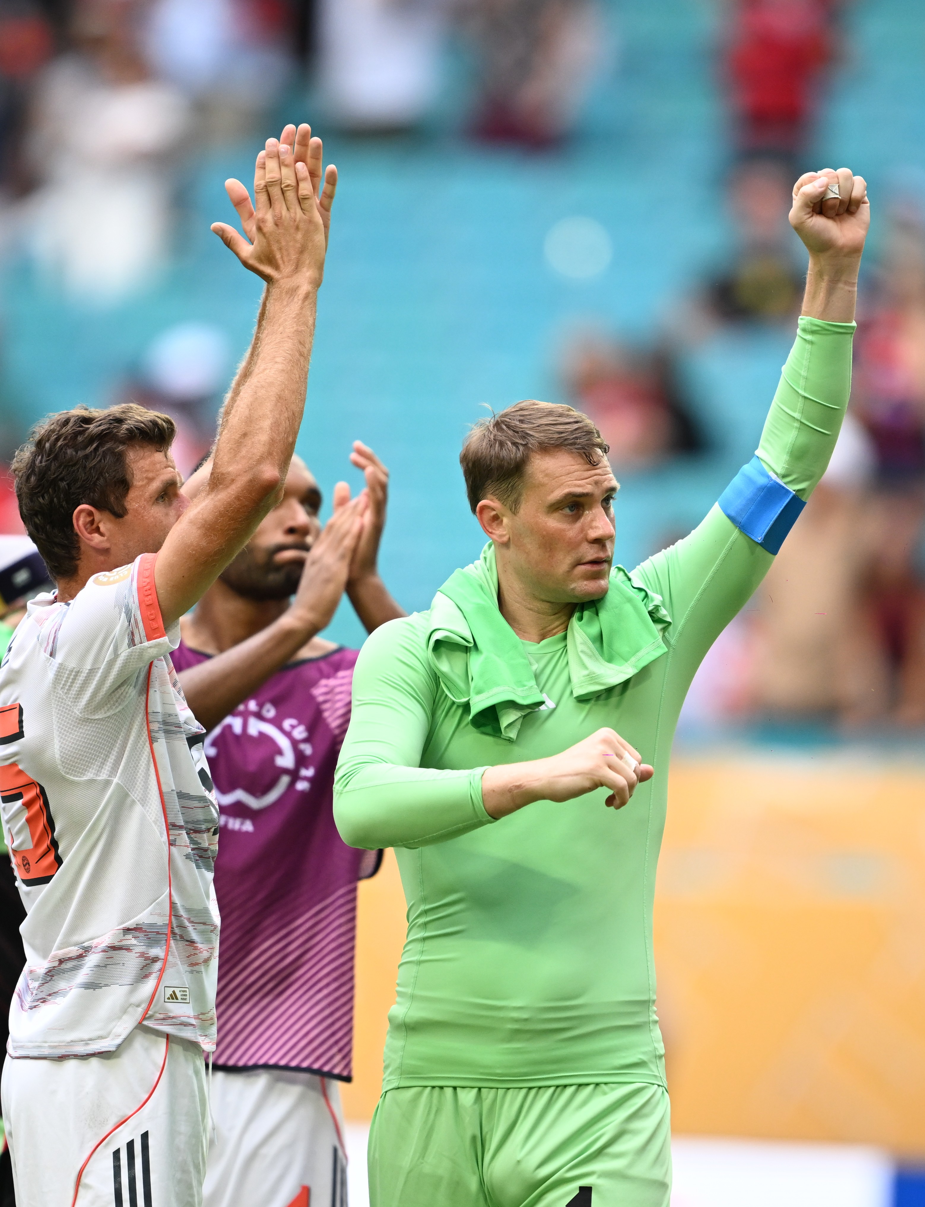 B体育体育官方登录入口-包含拜仁慕尼黑轻松取胜，提前晋级欧冠八强的词条