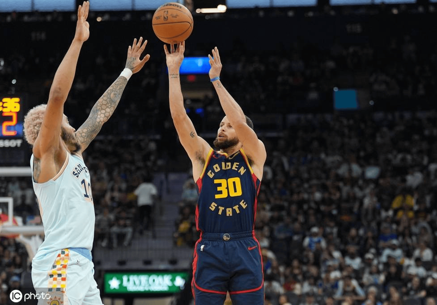 勇士主场力克马刺，取得六连胜